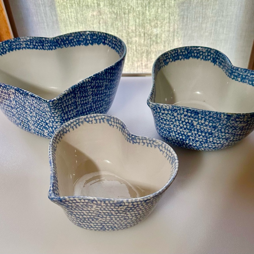 Set of 3 Nesting Heart Shaped Bowls by ABC Distributing, Inc. 1994